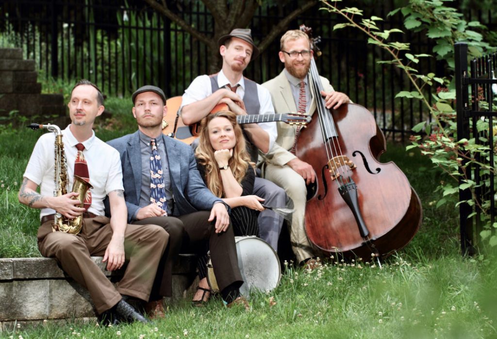 Queen Bee Honeylovers by Joe Bruno2 1100x750 1